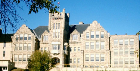 A now-closed Thunder Bay high school could house the new law school. PACI
